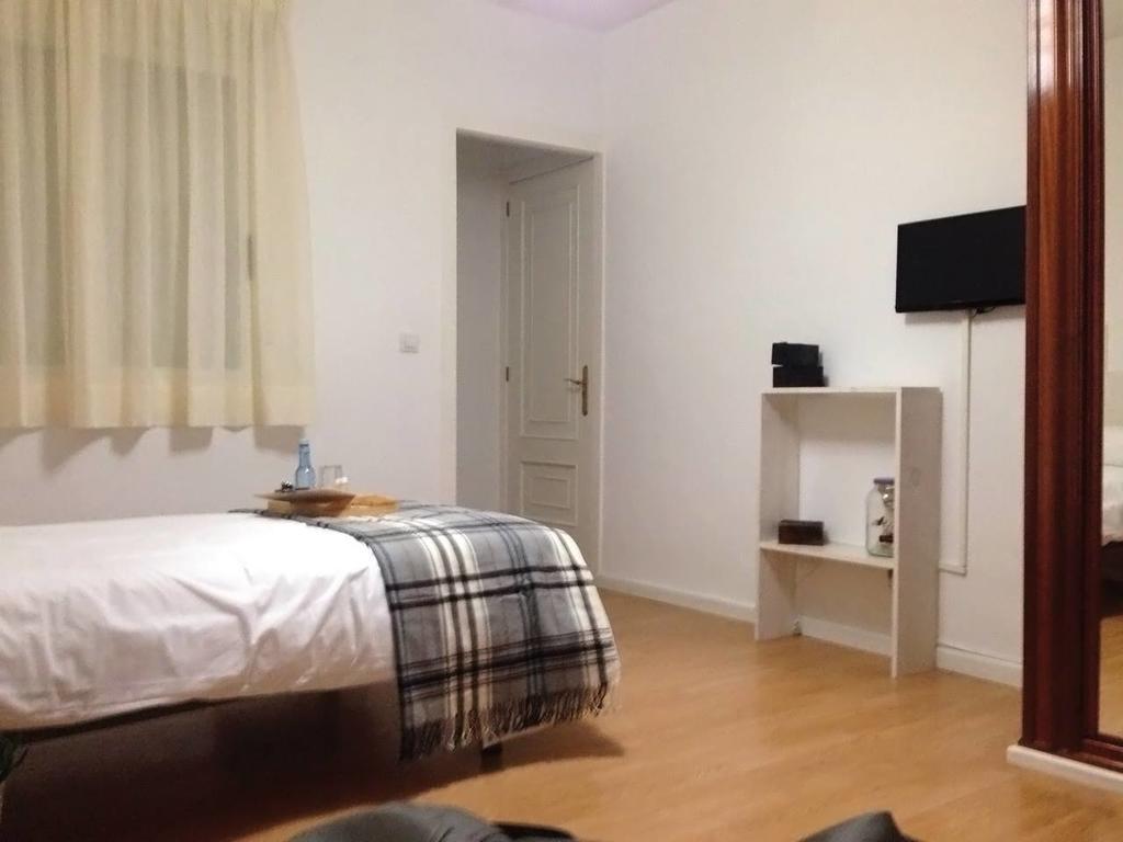 Mon Comeysuena Guesthouse Monforte De Lemos Room photo